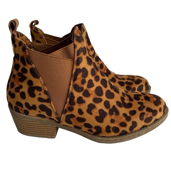 Maurices Shoes - Amanda Blu Animal Print Ankle Boots Womens 8 Brown Leopard Cheetah Heeled EUC